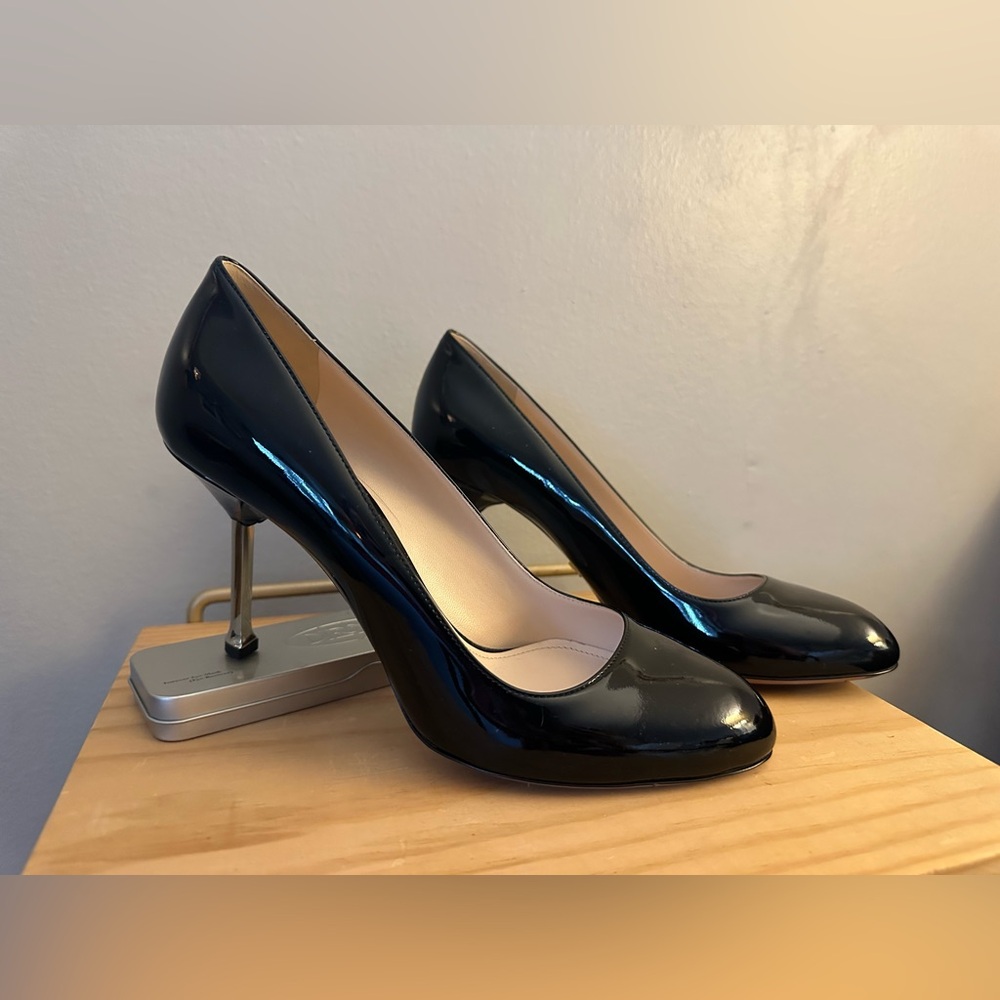 Like New! Prada Black Patent and Chrome Leather Heels size 39